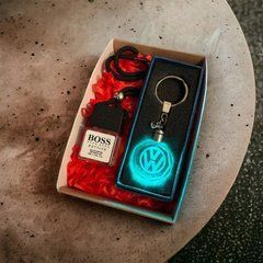 Подарочный набор VOLKSWAGEN LED брелок кристал + автопарфюм