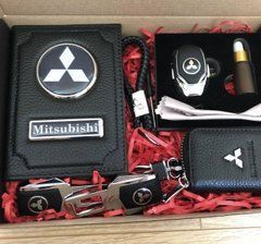 Подарунковий набір аксесуарів з логотипом авто MITSUBISHI