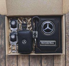 Подарунковий набір аксесуарів з логотипом авто MERCEDES